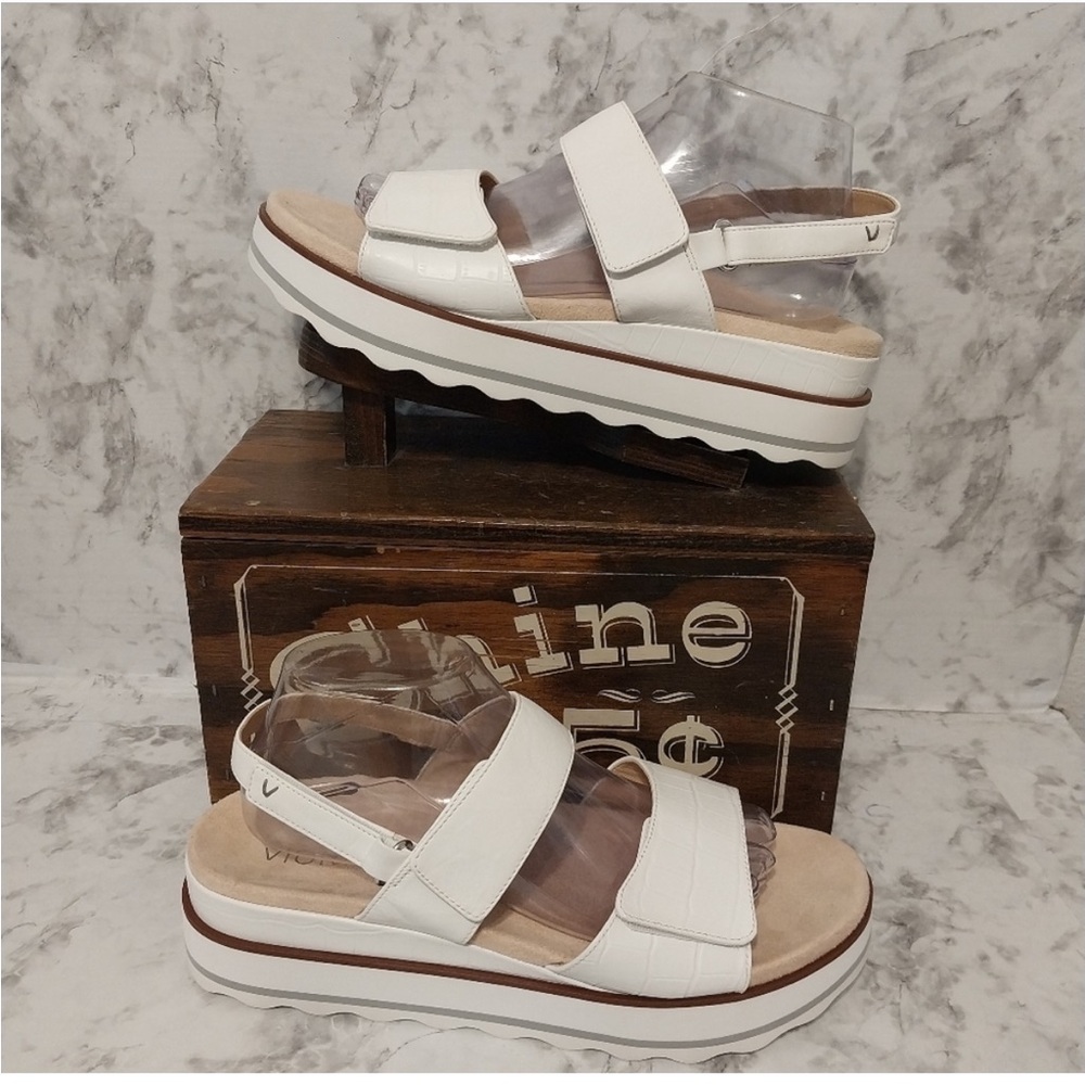 Pre-owned 2020 Vionic Brielle Strap Wedge Platform Sandals
